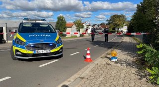 75-Jährige aus Minden lebensgefährlich verletzt: Auto stößt mit Fußgängerin zusammen