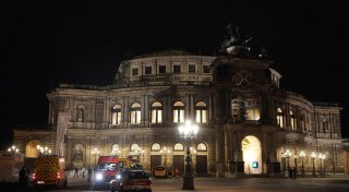 Rettungseinsatz in der Semperoper - Besuchern ist übel