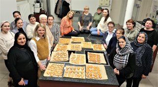 Mit Bünder Landfrauen: Besondere Back-Session in der Adventszeit