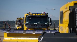 Machen selbstfahrende Schneepflüge den Flughafen sicherer?