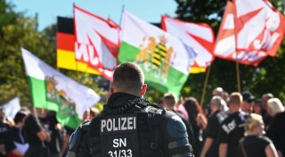 Pro: Ohne Beamte funktioniert unser Staat nicht - vor allem in Krisen