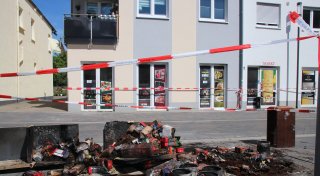 Feuer in Wohn- und Geschäftshaus in Lübbecke: Drei Bewohner per Drehleiter gerettet