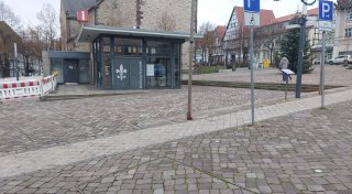 Baustelle für Marktplatz-Café in Warburg wird eingerichtet
