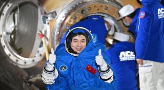 Raumfahrer von Chinas «Shenzhou 18»-Mission zurück auf Erde