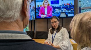 „NW“-Leser in Brüssel: Diskussion über Trump, Social Media und Merz