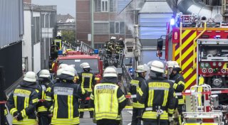Großeinsatz der Feuerwehr beim Bielefelder Autozulieferer Gestamp