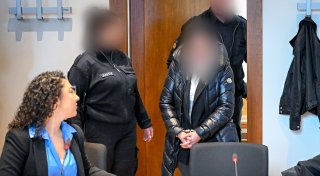Mutmaßliche Millionen-Diebin gesteht Tat vor Gericht