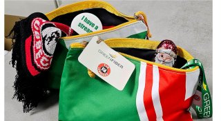 Kreativ und nachhaltig: Werbebanner des TuS N-Lübbecke werden zu Kulturtaschen