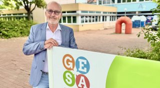 Ein Lehrer lebt als Schulleiter in Salzkotten seinen Traum