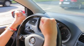 Wütende Autofahrer bedrohen Gütersloher bei Deutschland-Tour - nehmen solche Vorfälle zu?