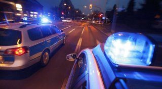 Wilde Verfolgungsfahrt durch Bielefeld unter Drogen: polizeibekannter Mann rammt Auto