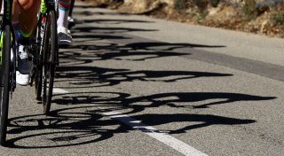 Auto auf der Strecke: Etappe der Tour of Holland abgebrochen