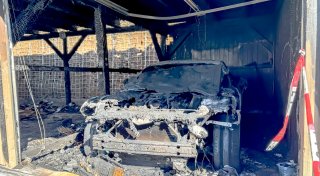 Am Tag danach: Erhebliche Zerstörung durch den Garagenbrand in Bielefeld