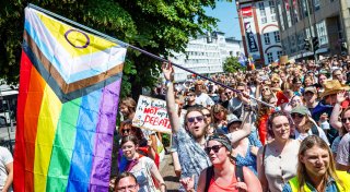 Liveticker zum Nachlesen: So bunt und gut besucht war der CSD 2025 in Bielefeld