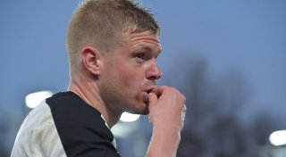 Unangenehme Situation im Kreis Gütersloh: Kapitän bekommt Fan-Frust ab