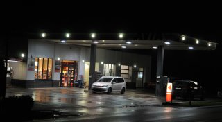 Gütersloher Polizei sucht mutmaßlichen Tankstellen-Räuber: Wer erkennt diesen Mann?