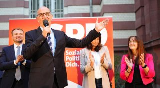 Ein sozialdemokratischer Held und ein Kanzler auf Bewährung