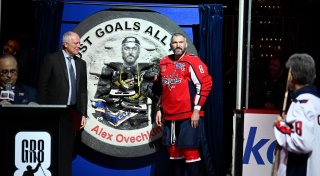 Owetschkin erneut für Rekord geehrt - dann wichtiger Sieg