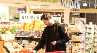 Flirtkorb-Selbsttest in Hiddenhausen: So wird das Angebot im Supermarkt angenommen