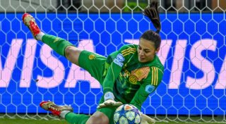 Comeback von Grohs nach Krebs-Pause: Bayern unterliegen Lyon