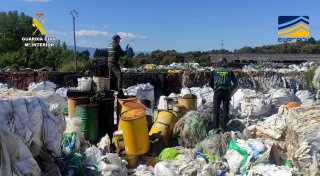 Internationale Müll-Export-Bande in Spanien zerschlagen