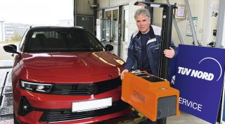 Schwere oder gefährliche Mängel: TÜV stoppt jedes vierte Auto in Warburg