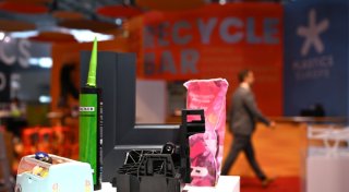 China verkauft viel mehr Maschinen zur Plastikproduktion
