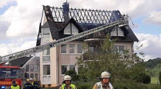 Fünf Verletzte nach Wohnhaus-Brand im Warburger Stadtgebiet