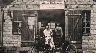 100 Jahre Mensch und Maschine: Autohaus bei Beverungen feiert Jubiläum