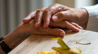 Verträge, Vollmachten, Verantwortung: Was tun bei Demenz?