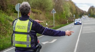 Zugriff in der Freizeit: Autofahrer fährt mit wilden Manövern durch Bielefeld