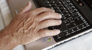 Ältere länger im Job halten: Studie sieht Millionenpotenzial