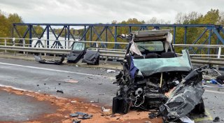 Unfall mit drei Toten im Kanal - Polizei untersucht Leichen