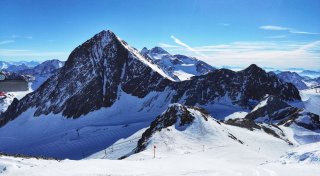 Lawine auf Tiroler Gletscher - Suche nach Verschütteten