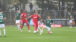 Viele Bilder: Strobls Joker stechen - Erfolgreiche Premiere für SC Verl in Schweinfurt