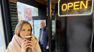 Auf nur zehn Quadratmetern: Bielefelds wahrscheinlich kleinster Kiosk eröffnet