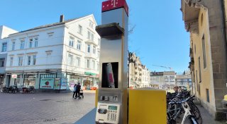 Nutzung in Gütersloh unmöglich: Was passiert mit den Telefonsäulen in der Innenstadt?