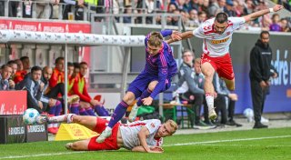 Spitzenreiter Düsseldorf gewinnt bei Schlusslicht Regensburg