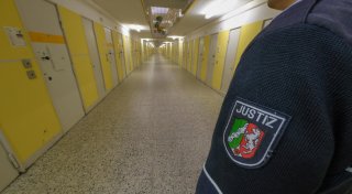 Personalmangel in NRW-Gefängnissen: Suche nach Nachwuchs in Fitnessstudios in OWL