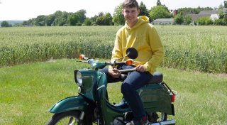 DDR-Oldtimer in Herford: 17-Jähriger rettet Simson Schwalbe vor Verschrottung