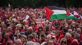 Zehntausende fordern in Den Haag härteren Israel-Kurs