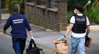 Todesschütze von Menden weiter auf der Flucht - Rolle der Ehefrau unklar