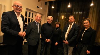 SPD-Urgestein Franz Müntefering fordert in Hövelhof: „Wühlt die Parteien von innen auf“