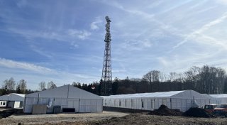 Notunterkunft Stöckerbusch bei Büren entwickelt sich zum Hotspot für Polizei und Feuerwehr
