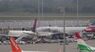 Debatte um Drohnenabwehr nach Vorfällen am Flughafen