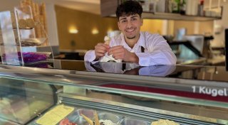 19-jähriger Eiscafé-Chef ist einer von Paderborns jüngsten Gastronomen