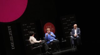 «Habeck oder Merz»? Merkel tut sich mit Antwort schwer