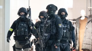 Einkaufszentrum in Frankfurt nach Knallgeräuschen geräumt