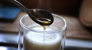 Soll man bei einer Erkältung echt keine Milch trinken?