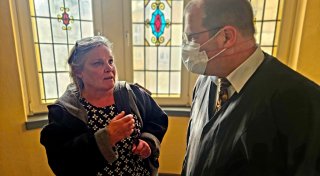Senior (93) im Klinikum Lippe fixiert: Tochter will keinen Vergleich, sondern Urteil